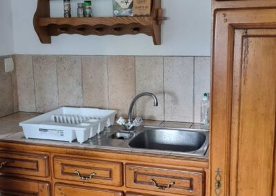 Küche mit Holzfront, Spülbecken