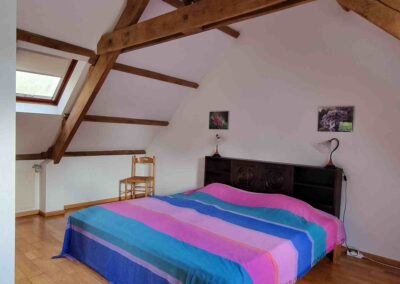 Schlafzimmer mit Doppelbett
